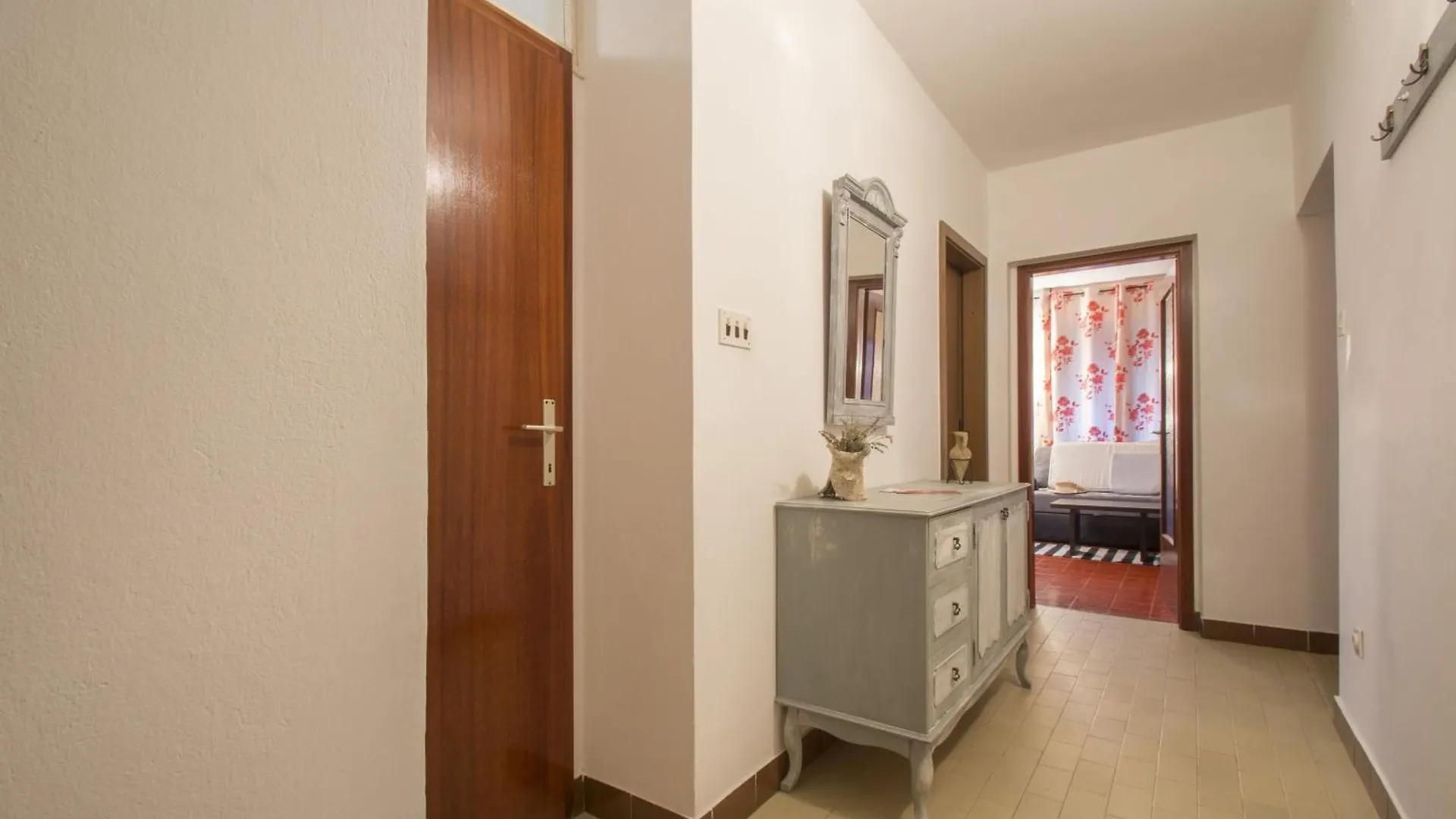 Schoene Erdgeschosswohnung Mit Sonnenterrasse Dramalj 0*,  Croatia