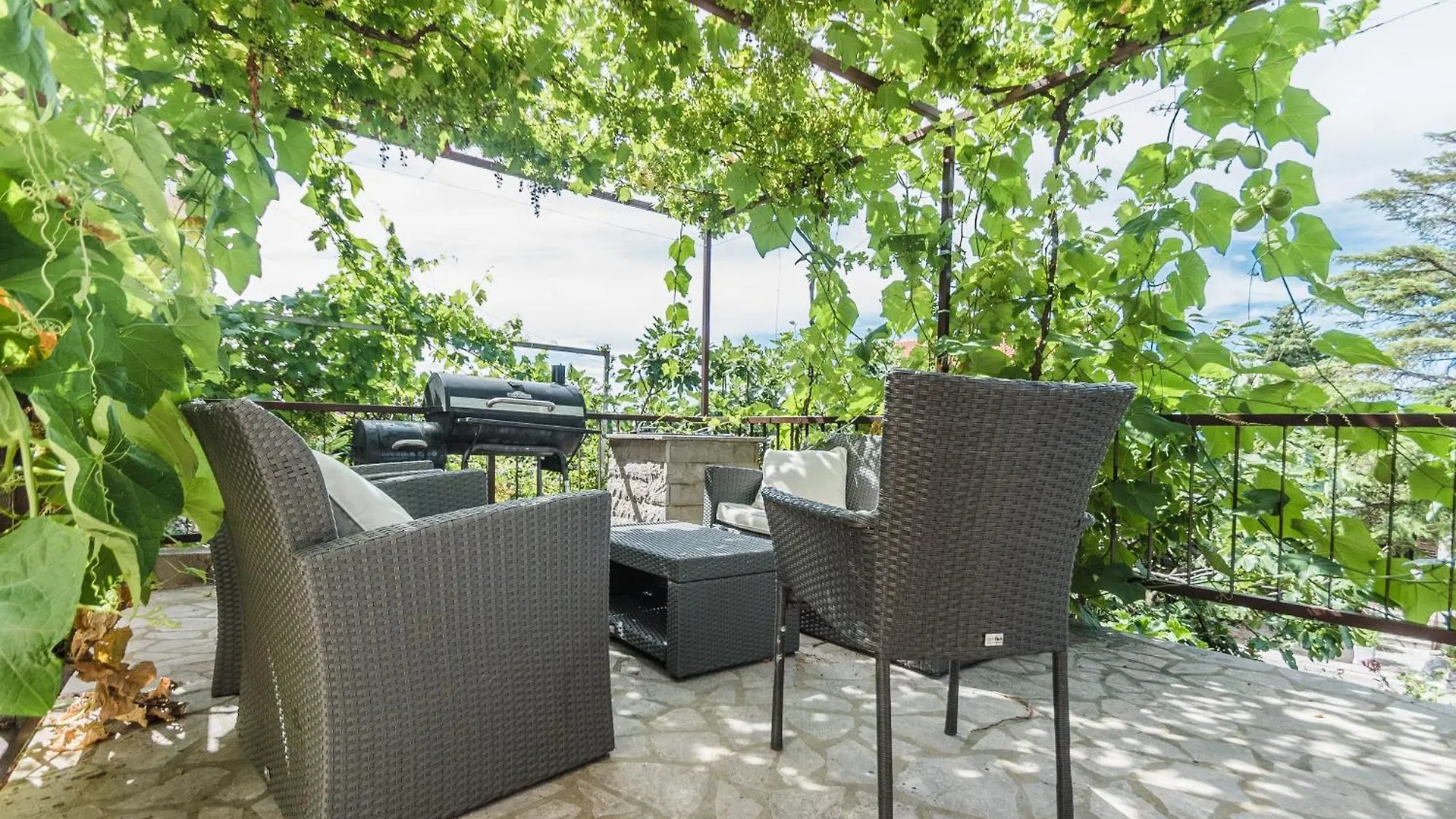Schoene Erdgeschosswohnung Mit Sonnenterrasse Dramalj Croatia