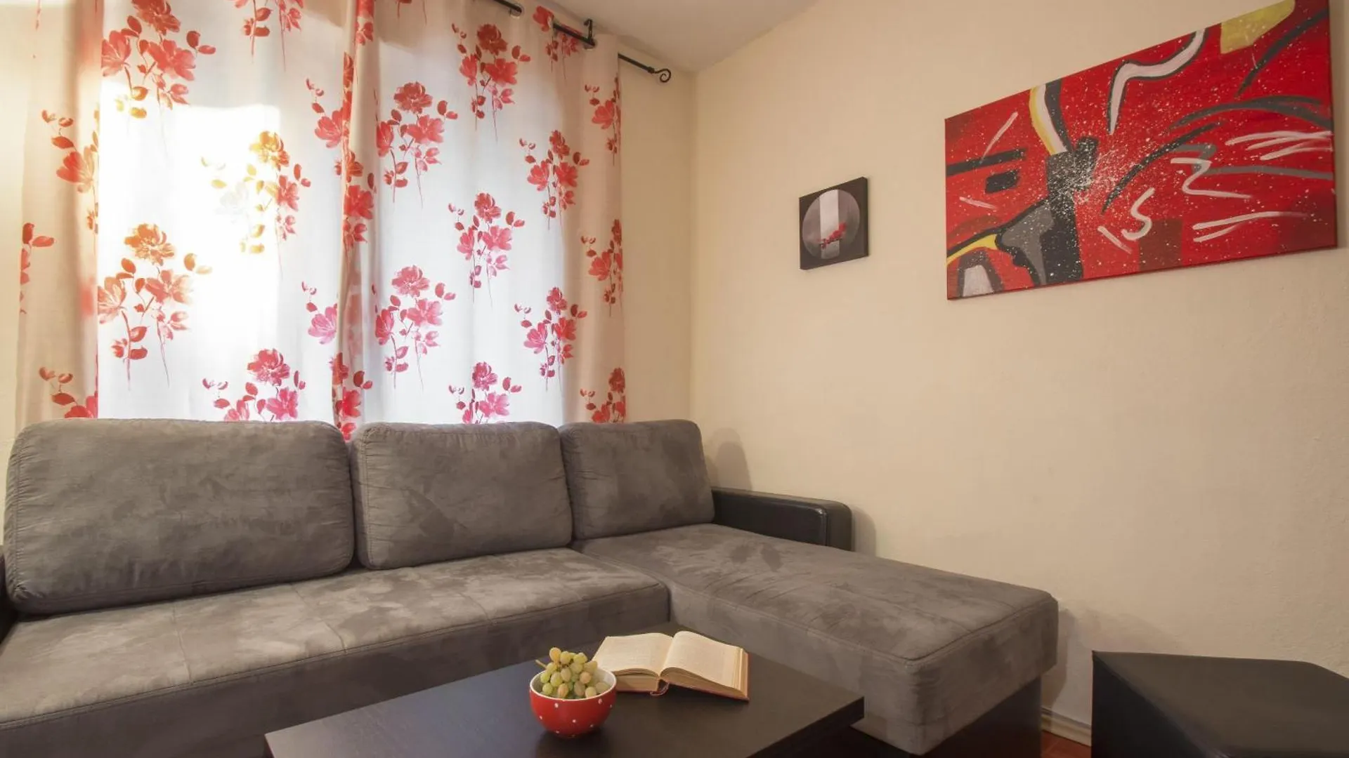 Schoene Erdgeschosswohnung Mit Sonnenterrasse Dramalj 0*,